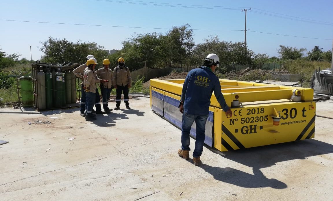 Carretón GH para Sacyr en Puente Pumarejo